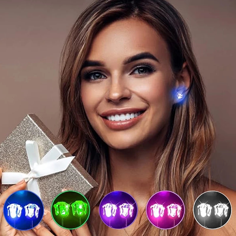 Diamond Stud Earrings - 1 paio di orecchini a forma
