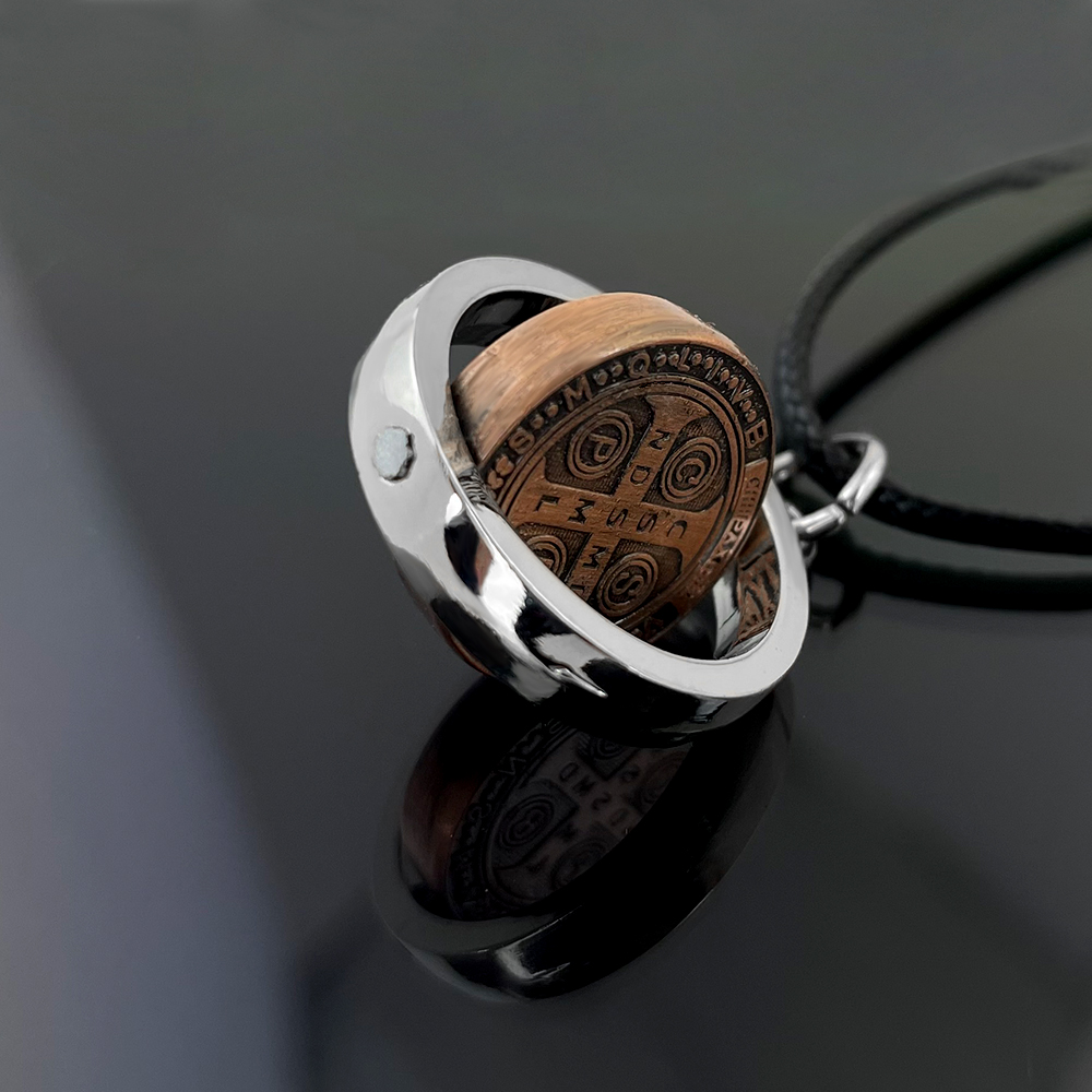 Nuova Collana con Medaglia di  - Jewelry & Watches Sp Z Oo Janów Lubelski recensione e prezzo