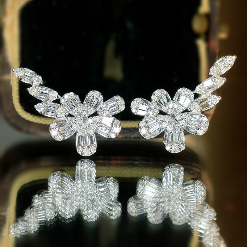 Aazuo Gioielli Raffinati in Or - Diamond Stud Earrings recensione e prezzo