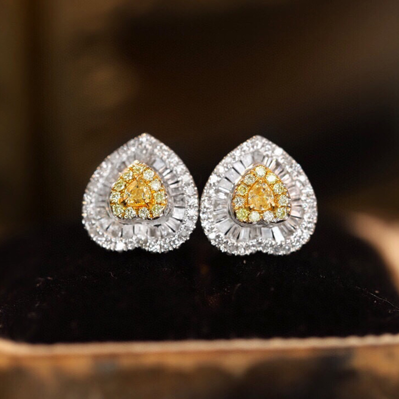 Aazuo Reale 18K Oro Bianco Sol - Diamond Stud Earrings recensione e prezzo