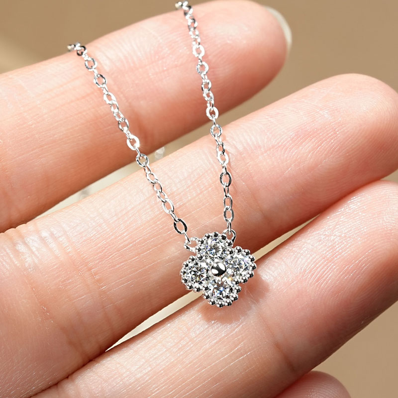 Set di gioielli con fiore di t - Diamond Stud Earrings recensione e prezzo