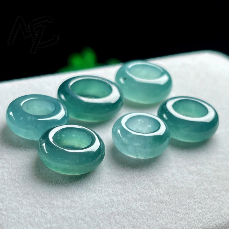 Anello con Ciondolo Smeraldo N - Jewelry & Watches Sp Z Oo Janów Lubelski recensione e prezzo